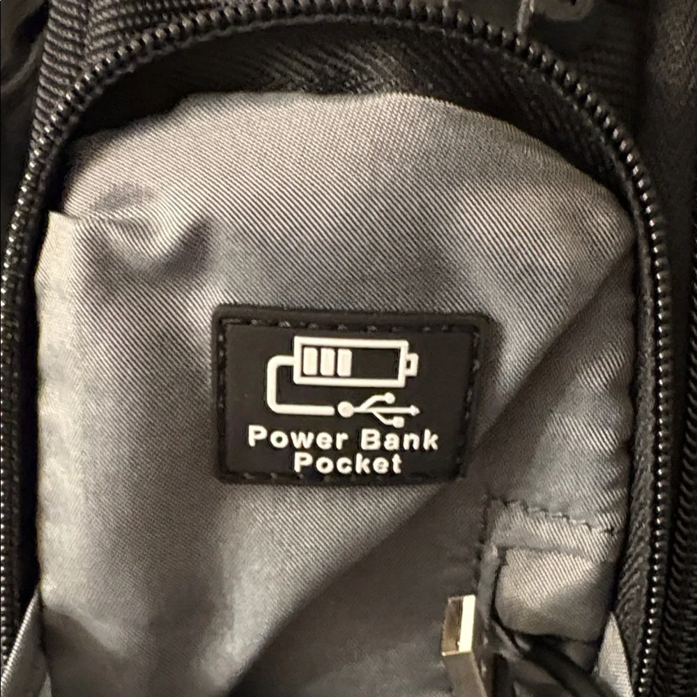 NWOT Black Travelpro Suitor Bag